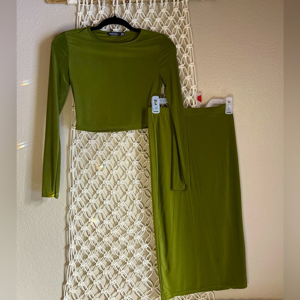 Nasty Gal Green Skirt and Cropped Long Sleeve Matching Set Size 4